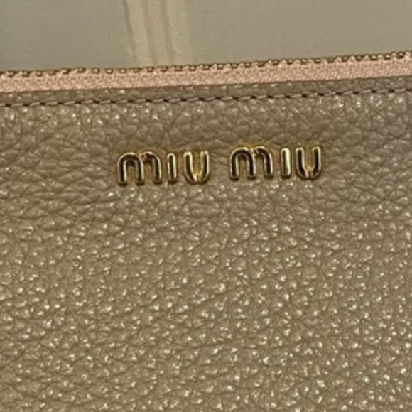 Authentic Miu Miu cross body - Picture 3 of 15